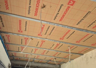 Isolation du plafond avec laine de roche