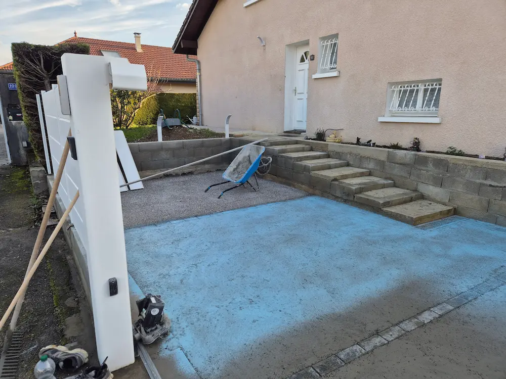 Pose de béton désactivé Segny